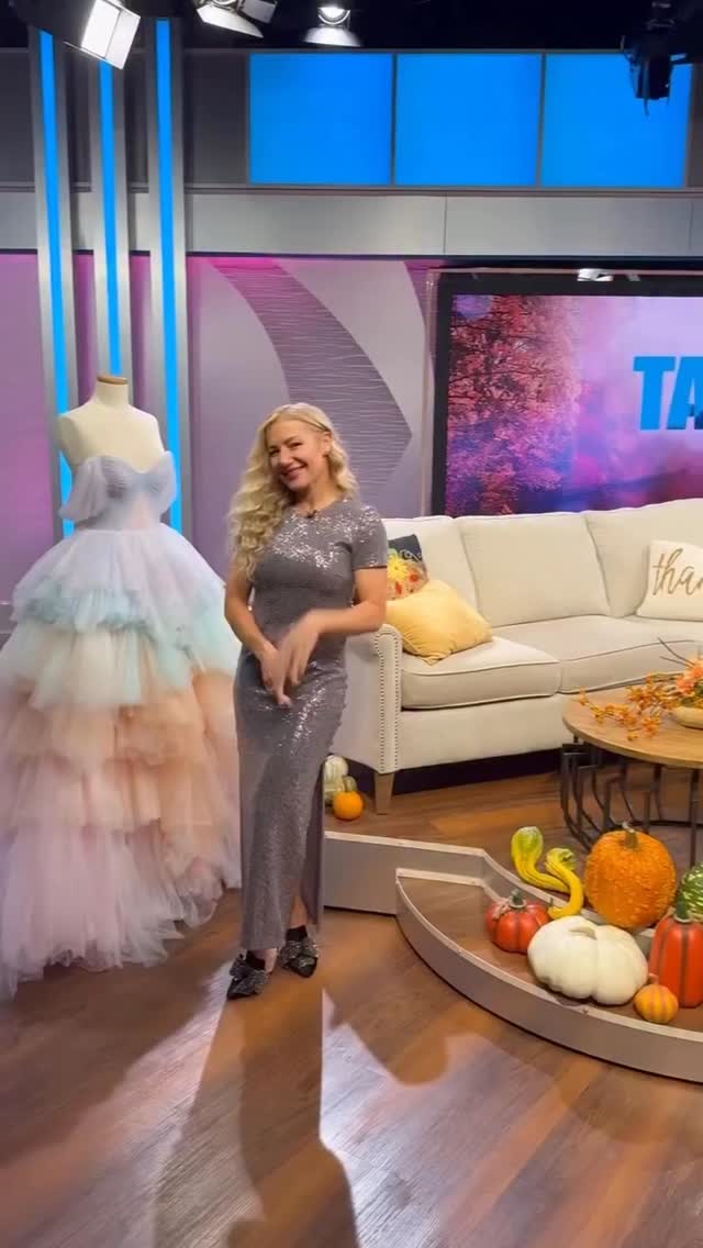 @misshayleypaige has officially arrived in Pittsburgh!💛 She stopped by @talkpittsburgh to chat with
@theheatherabraham and @maryours about her @bridalbeginning VIP Trunk Show and our Cocktails & Couture special event!💞✨
It all happens tomorrow! 🫶🏼
🎥: repost from @hayleypaigebride