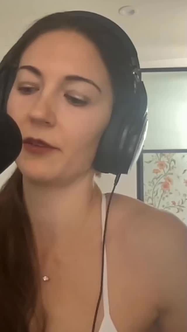 Trusting and knowing that we really are where we’re meant to be. It is safe to shine our light, safe to be who we really are, safe to share our love, our light, to be guided by our hearts, move in the direction of our soul’s callings, trust our intuition and trust that divine timing is unfolding, and what’s meant for you will always find you, never missing you… 🤍✨
Little moment from the 12/12 affirmation episode 🩵❤️
#affirmations #spirituality #spiritualjourney #healing #love #spiritualawakening