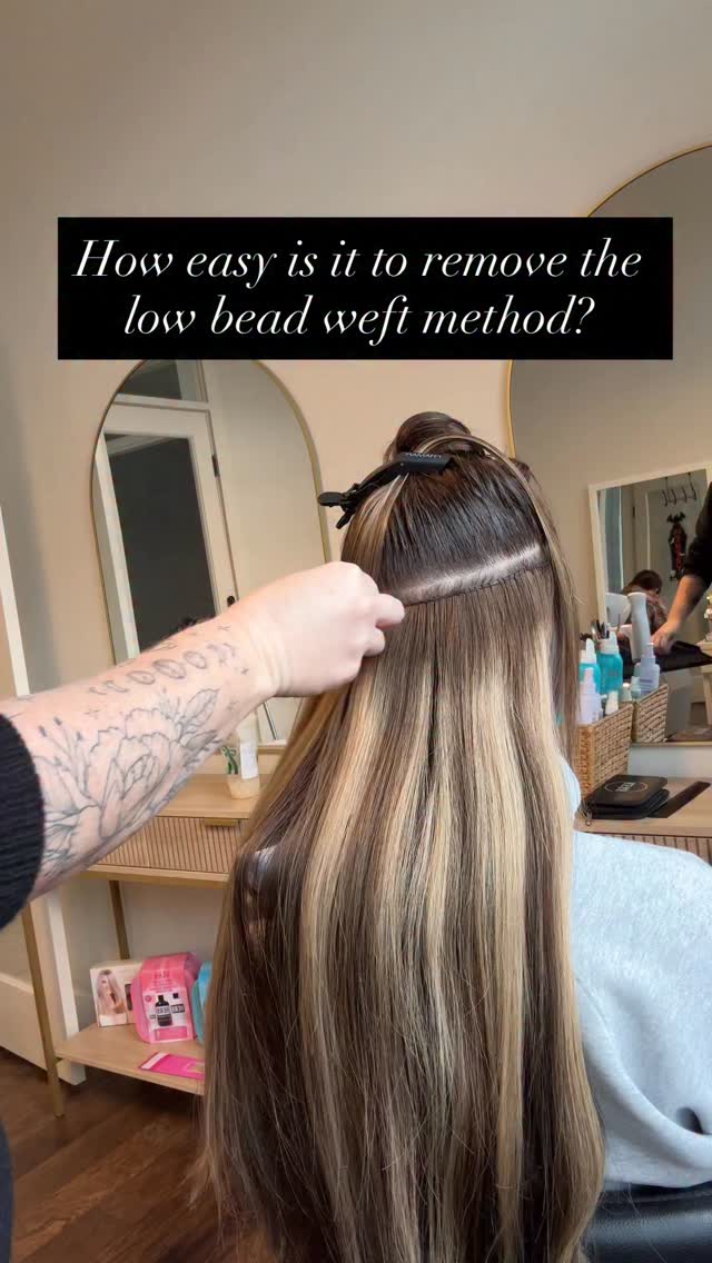 Extensions off ➡️ hair still flawless.
This is why I love the low-bead method — gentle, quick, and totally safe for your natural hair. 🤍✨
#KelownaSalon #KelownaHair #KelownaExtensions #LowBeadWeft #HairExtensionsKelowna #HealthyHairJourney #KelownaBeauty