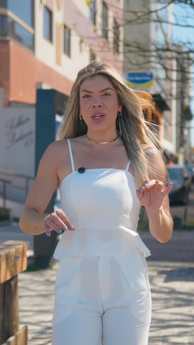 A segurança tem papel fundamental na decisão de viver ou investir em um lugar. Em Itapema, ela se traduz em bairros tranquilos, qualidade de vida e valorização constante.
Não é à toa que famílias e investidores escolhem a cidade como destino — e que nossos empreendimentos crescem junto com esse movimento. Aqui, cada projeto nasce com esse compromisso: unir segurança, conforto e retorno real.
Assista ao vídeo e descubra como a segurança também pode ser um diferencial do seu investimento.