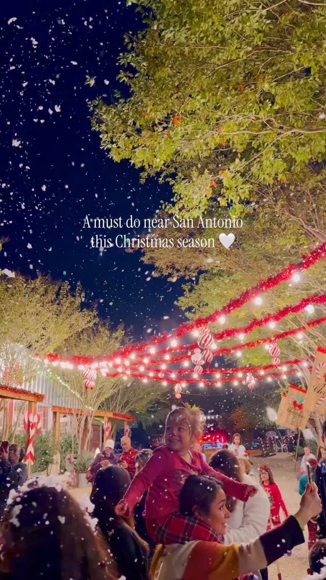 There’s no place like Devine Acres during Christmas time. 🩵🎅🏼🎄
Mark your calendars for Christmas CountryFest! Weekends, November 28-December 21.