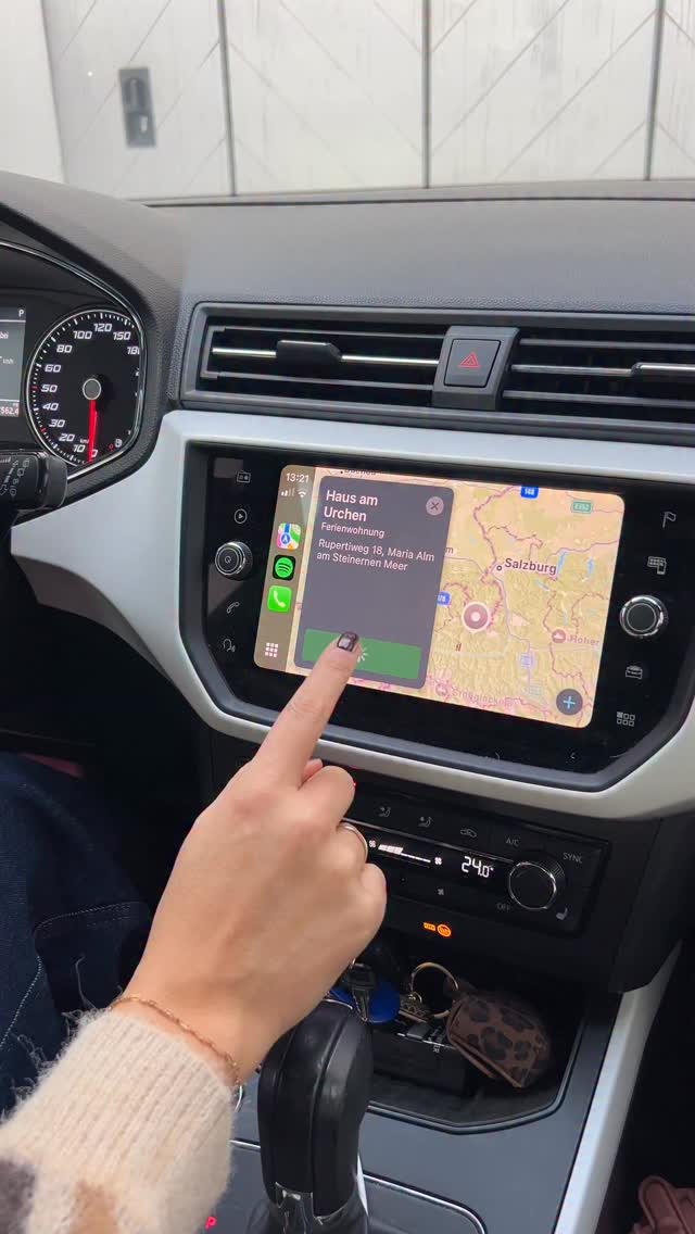 happy faces, happy places
Am Wochenende ging’s ab auf die legendäre Austria Wedding Party 💍✨
Mit mega coolen Kolleg:innen, richtig guter Musik 🎶, leckeren Drinks 🍹, tollem Essen 🍴 und einfach einer Hammer-Location 🏰🎉
@hoteleder
@hotelsepp
@tomalmhuette
@austriawedding
@wearetheclick
@preunerwirt
@herzreden.corinna
@feuerundflamme.papeterie
@stilsicher_wedding
@suesse_kraemerei
@olivenzweigundco
@misenalco_travel
@michelle.kreil
@dreizehn.wedding
@freie.rednerin.ulli
@bensmagic
@meierhof_aigenschlaegl
…. und viele viele mehr 🤭