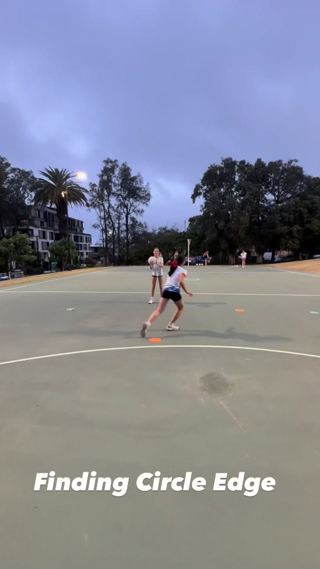 Find the edge. Hold the edge. Feed with purpose⚡🏐
.
.
.
#netball #netballtraining #netballdrills #netballgirls #netballcoach #netballteam