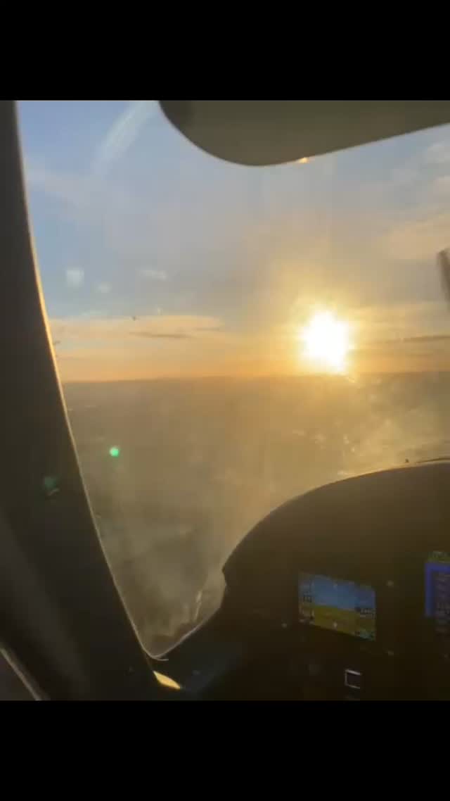 One of our based aircraft booked an early departure today. Just look at these views ❤️ 🌅
📹 @mancflyer
#bartonaerodrome #manchester #generalaviationlovers #manchesterbartonaerodrome #generalaviation #grassrunways #flyer #flyer #privatepilot #sunrise #pa28 #p28a