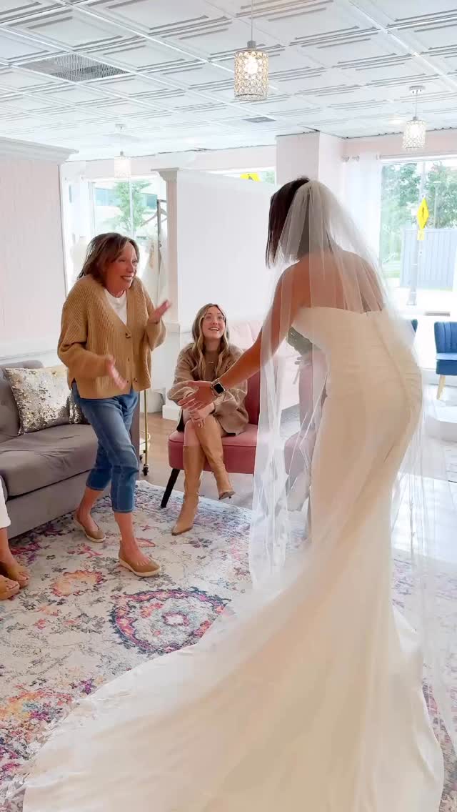 No gatekeeping here!!
Wedding dress shopping is one of the BEST parts of wedding planning, but it can feel a little daunting when you don’t know what to expect!
Whether you’ve just begun the journey, or are about to get started, here are some helpful numbers to keep in mind! ❤️
#weddingdressshopping #ivoryrosebridalboutique #weddingdress #wisconsinbride #wibride #2026bride #2027bride #ivoryrosebride #bridalboutique #bridetobe