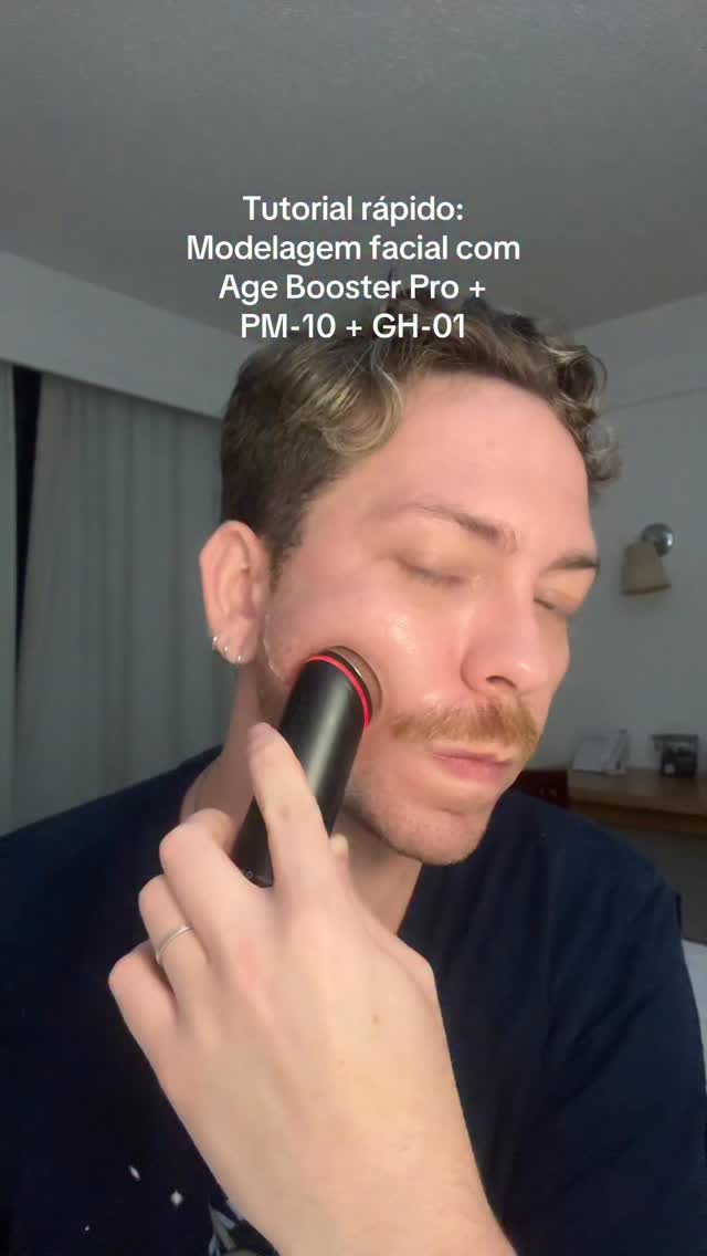 Tutorial rápido e fácil para uma modelagem facial com o #AgeBoosterPro da @medicube_global_official e produtos da @principiaskincare (PM-10 e GH-10). Eu AMO!
#principia #contornofacial #medicube #modelagemfacial