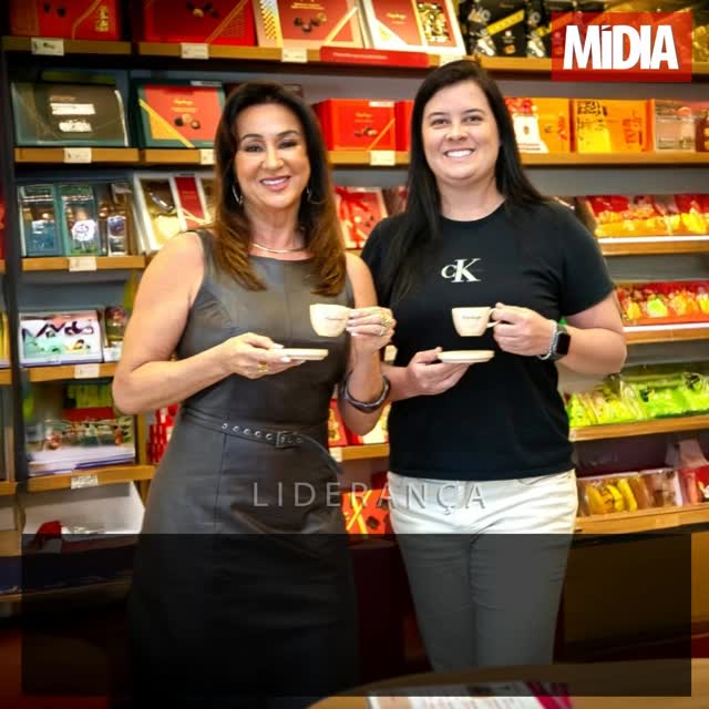 Em um ano de operação, a Kopenhagen Guaxupé consolidou-se como um dos maiores cases de sucesso da região e da própria Kopenhagen Brasil. Sob a direção das empreendedoras Linda Elias e Carolina Ciarallo, a loja figura desde a inauguração entre as oito primeiras colocadas em vendas de sua regional, que abrange cidades de grande porte como Ribeirão Preto - e já chegou à terceira posição no ranking.
O desempenho expressivo não se limita somente às vendas. A unidade também conquistou reconhecimentos de atendimento e qualidade concedidos pela Kopenhagen Brasil, consolidando um primeiro ano marcado por superação, excelência e protagonismo feminino no varejo premium de Guaxupé.
Leia a reportagem completa
Link na bio