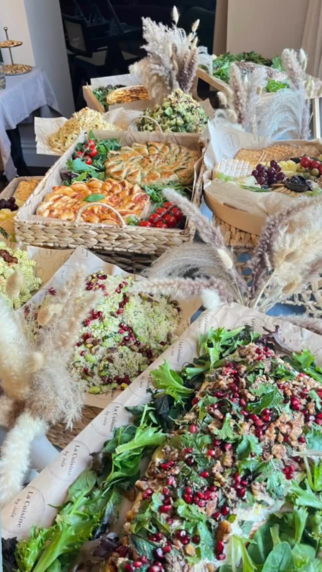 Buffet
#dinnerparty #buffet #foodandfriends #kosherdelivery #koshercateringlondon #londonkoshercaterer