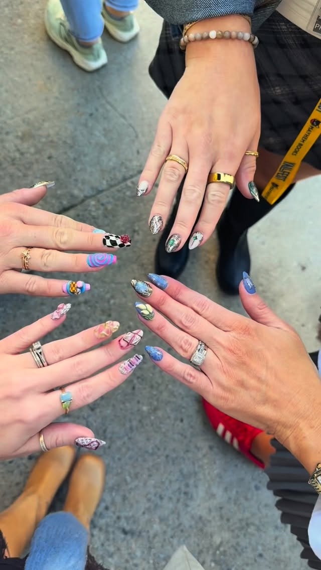 Four friends ๐ซ Four Aesthetics ๐ซ Four Nail Sets ๐ซ
I had so much fun making a bookish nail set for each of my besties to wear to @yallfest this year!
We each have our own style but we all love books and each other ๐
#Yallfest #nailaesthetics #besties #bookish #nailinspo #nailideas