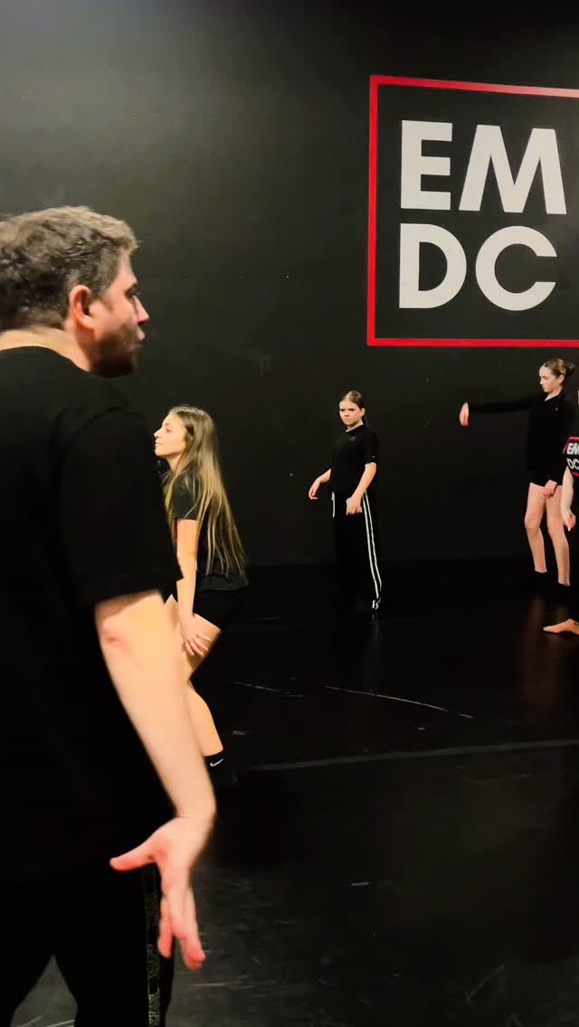 The most fabulous workshop yesterday with the incredible @philipjoel87 🤩
A huge thank you for the most fun, energetic routines from the hit-show, Hairspray! 🩷💛
Our dancers and musical theatre students LOVED it!! 😆🌟🌟
#miltonkeynesmums #miltonkeynes #dancemiltonkeynes #miltonkeynesdance #emdancecoaching #musicaltheatre #hairspraythemusical