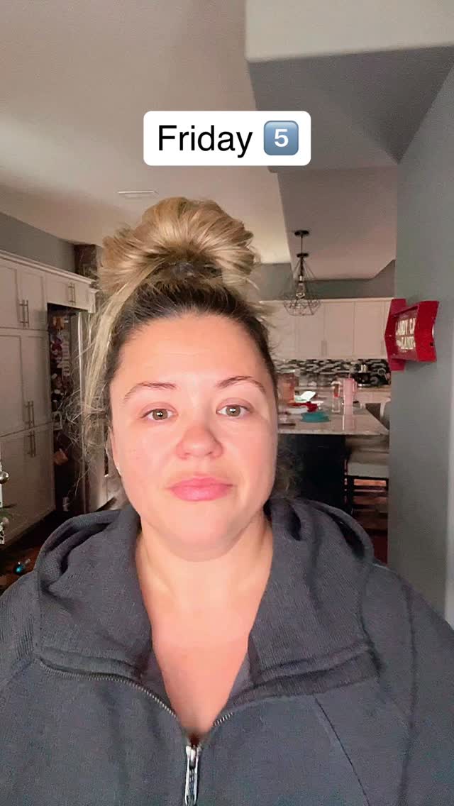 Women aren’t misinformed. They’re underserved.
These myths show up every week in clinic, in sport, and in everyday conversations.
Fatigue isn’t “just getting older.” Painful periods aren’t something you’re supposed to tolerate. Girls don’t need to train like pros at age ten.
Strength training doesn’t make women bulky.
And talking about vaginal health is not inappropriate.
If we want women to stay healthy, active, and confident, we need better information and better systems.
Save this and share it with someone who needs a clearer picture of women’s health
#WomensHealth #NursePractitioner #HealthEducation #WomensHealthMatters #CanadianHealthcare
#WomensWellness #PeriodHealth #HormoneHealth #PelvicHealth #VaginalHealth #HealthLiteracy
#GirlsInSport #YouthSports #SportsMedicine #FemaleAthlete
#StrengthTrainingForWomen #MidlifeWellness #PerformanceMedicine