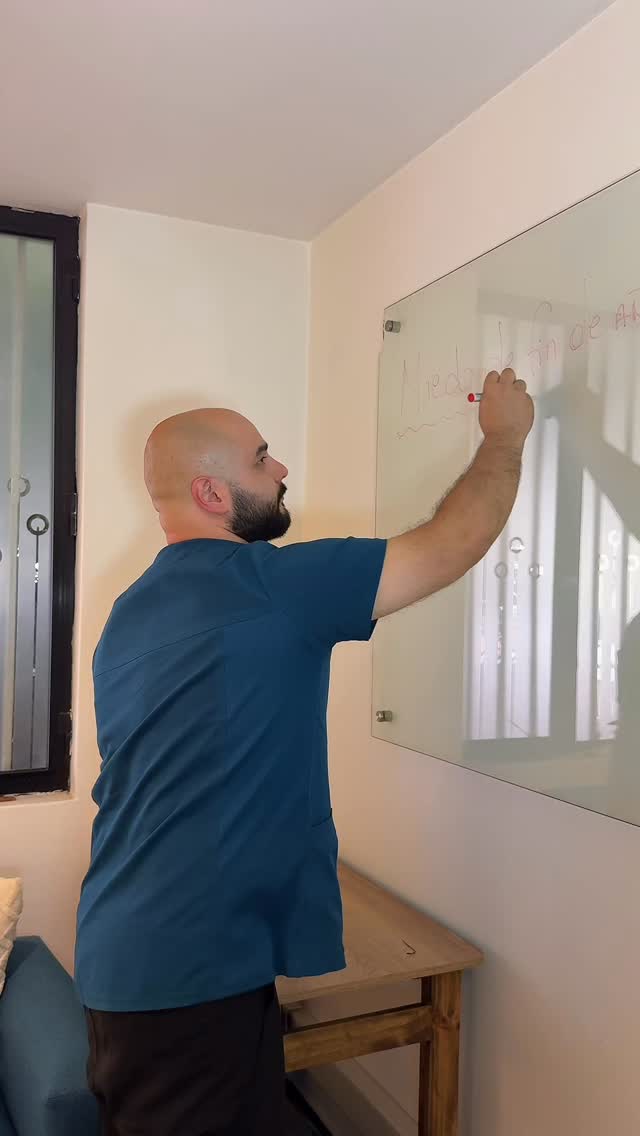 ✨ ¿El fin de año y la PAES te están generando estrés?
Gonzalo, Terapeuta Ocupacional, te entrega tips prácticos para sobrellevar este periodo:
🧘♂️ Respira y regula tu cuerpo
📝 Organiza tu estudio en bloques cortos
💬 Habla de lo que sientes
💧 Cuida tu descanso y alimentación
💡 Conecta con tu propósito
Fin de año puede ser intenso, pero no tienes que vivirlo solo. Estoy aquí para acompañarte.