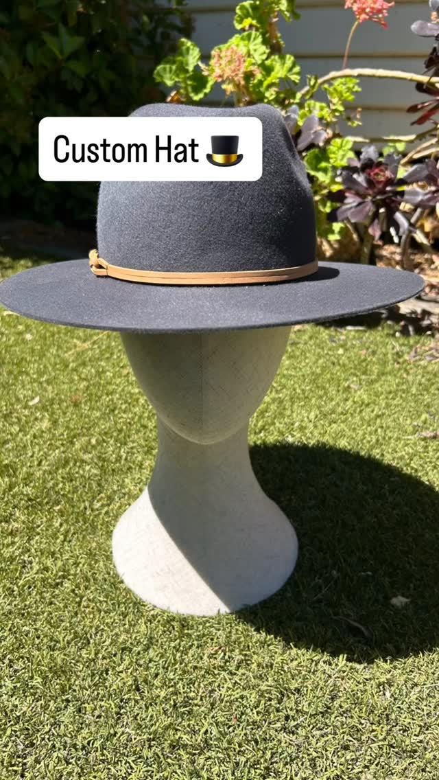 Full of excitement here in the studio today as I pack and ship out custom hats.
#fortinhats #milliner #bespokehats #handmade hats