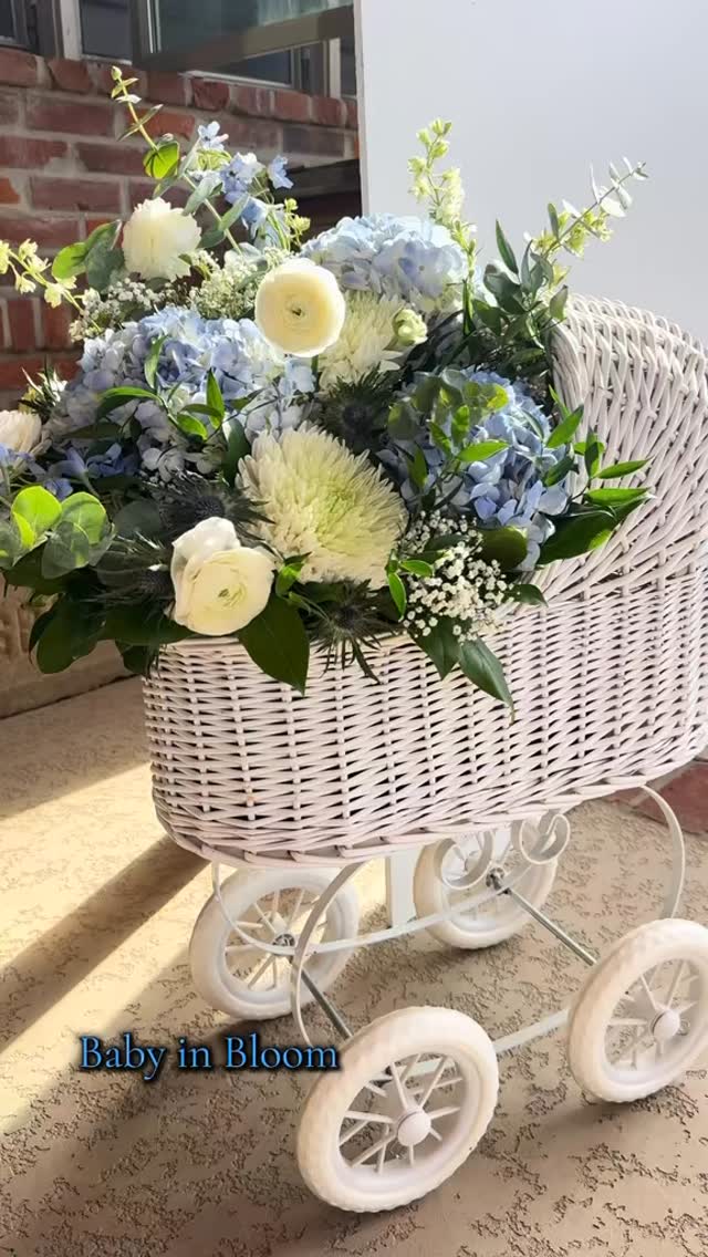πBaby in Bloomπ Congratulations, Alysia! π©΅ #eventflorist #babyshower #florist #flowers #flowerbar