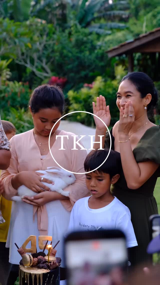 A beautiful testimonial from @happysalma
We cater so many of Happy’s family events throughout the year, and she always says the same thing, she can finally relax and enjoy the day without worrying about the food.
That’s exactly why we love doing what we do ❤️
#thekitchenhouse #thekitchenhousebali #tkh #balievents