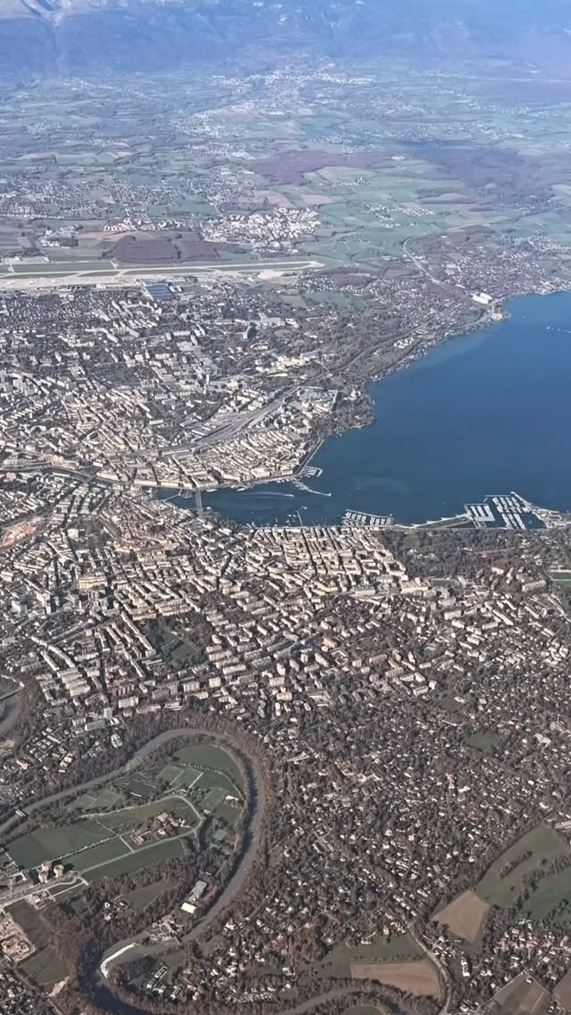 You know… there comes a point where you’re forced to choose yourself.
Not in a selfish way, but in a necessary way.
Sometimes it means taking a step back from family, from friends, from all the noise and energy around you… just so you can actually hear your own voice again.
And in that space, you start asking the real questions:
What actually makes me happy?
In my work, in my relationships, in the things I show up for every day…
What genuinely fuels me?
And when you finally find that answer and you choose yourself,
it doesn’t mean you’re abandoning anyone.
It doesn’t mean you can’t circle back and give love, support, and presence to the people who matter ❤️🙏🏼
It just means you’re coming back from a grounded place.
A whole place.
A place where you know who you are and what you stand for.
And I think… there comes a time for all of us when we have to make that choice.
Out of the desire to grow into who we’re meant to be. 🍁🍂Thank you all for joining our family @ahodworld
#ahodretreats #love #health #yoga #kundalinisahaja