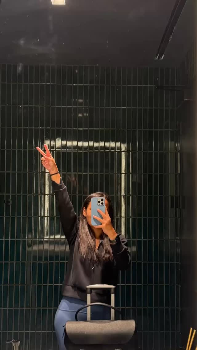 Hit the road pain-free! 🛣️ Quick stretches & mobility moves to keep your back, hips & core happy this Thanksgiving. 💛
Small prep = more comfort, less tension, and a happier holiday season.
#ThanksgivingTravel #HolidayTravelTips #PelvicPT #PilatesForMoms #BackPainRelief #MobilityExercises #TravelStretching #MomWellness #PrenatalPostpartum #BlissPT #HealthyHolidays #PhysicalTherapyTips #MoveBetterFeelBetter