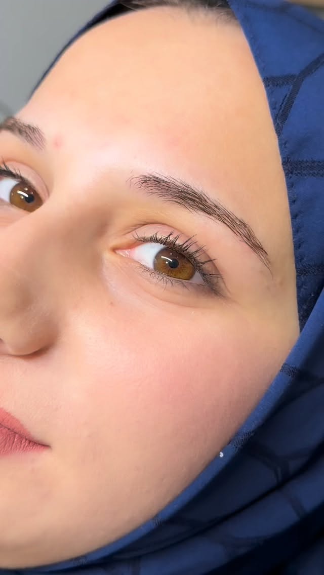 Microblading (kıl tekniği) Boşluklar gitti, doğal kaş efekti geldi.
Her yüz için kişiye özel tasarım. 💫
#şırnakkalıcımakyaj #şırnakgüzellikmerkezi #phibrows #şırnakgüzelliksalonları