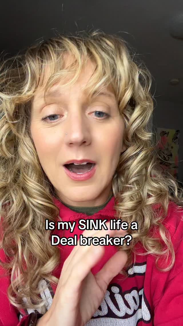 If the tables turned, no one would care. Promise you that.
#dating #datingadvice #single #singlelife #singlefriend #singleproblems #alone #beingalone #loneliness #childfree #childfreeproblems #childfreebychoice #childfreemillennial #childfreelife