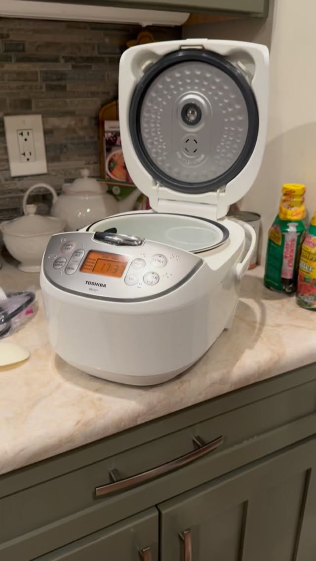 #waitingforsnacks #dinner #watching #dogsofinstagram #gsd #germanshepherd #gsdofinstagram #gsdlife #gsdnation #gsdlove #gsdrules #dogs