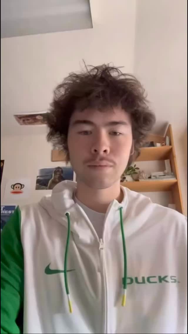 This is Kyle — a proud graduate of the Mandarin Immersion Program.
He joined MIP in kindergarten and spent 13 years growing, learning, and building lifelong friendships.
Right before graduating high school in May, Kyle returned to Bergeson to visit the teachers and staff who helped shape his journey. Today, he’s a freshman at the University of Oregon… Kyle and his family remain deeply grateful for the community they found through Friends of MIP.
Once an MIP student, always part of the family.
Fun fact: Kyle earned 15 units of college credit through his AP Mandarin exam — which means he entered college having already fulfilled his foreign language requirement! 👍
#BridgingCulturesBuildingFuturesMIP #MIPAlumni #FriendsOfMIP #MandarinImmersion #FriendsOfMIP #BergesonElementary #Enrollment2026 #BilingualKids #CUSD #DualLanguage #GlobalLearners #MIP #FriendsOfMIP #MandarinImmersion #CommunityStrong #LagunaNiguel #CougarsPanthersBulldogs #FoMIP #bergesonbulldogs #bergesonbulldog #bergesonbulldogspta #friendsofmip #mandarinimmersion #communitystrong #lagunaniguelpublicschools #orangecountypublicschools #capounifiedschooldistrict #capounifiedschoolsparents #cusdparents #lagunaniguelparents #lagunaniguelparentsclub