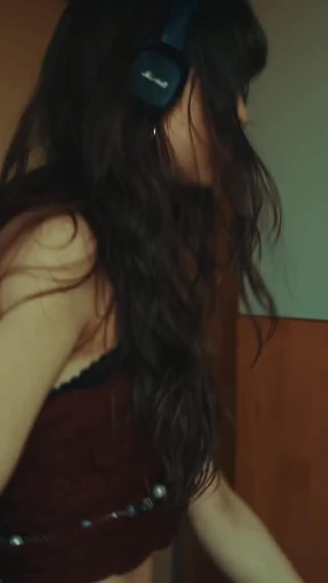 ‘Under My Hand’ Music Video OUT NOW ON YT!
Video by @directedbydflow
Cast: @anetkalert @oliver.dubsky @marek_drsata @fanda.zahalka @viktorponrepo
Prod.: @rainer_music
Stem Mix/Master: @vitstaigl