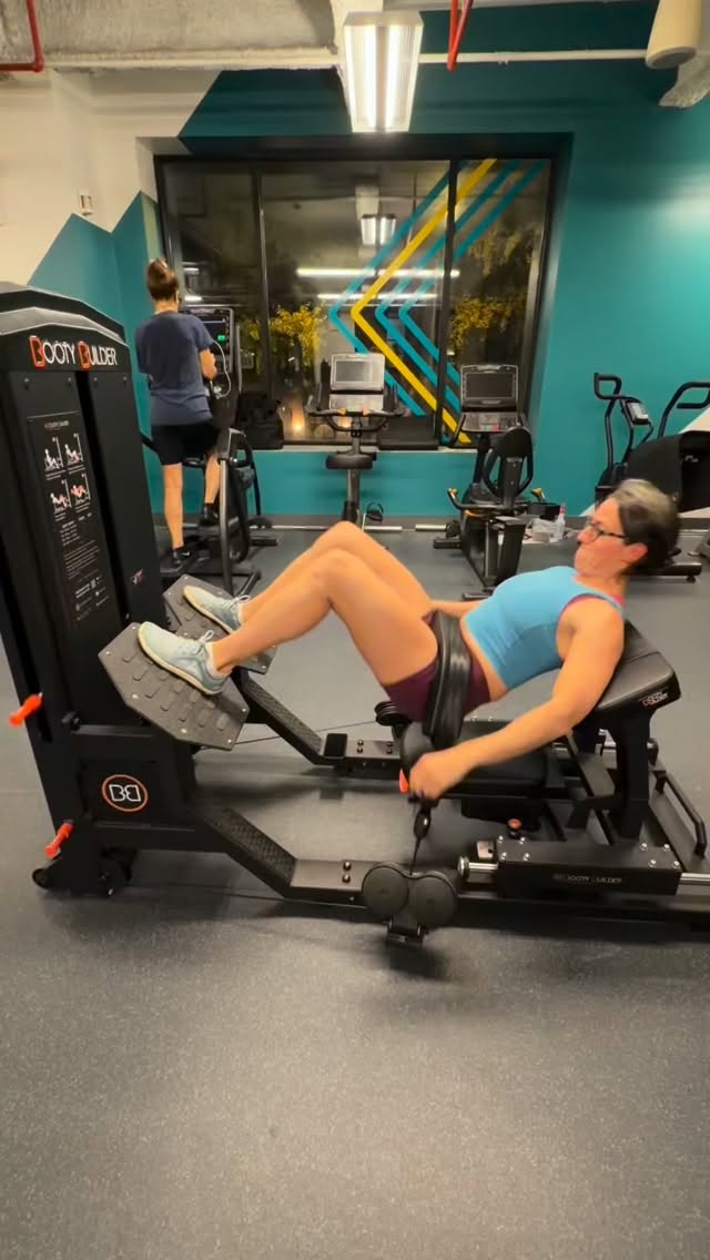 Perimenopause brain, tech meltdown, gym chaos — and we STILL get it done.
If you’re fighting for your next level too, you’ll vibe here.
Strong Club open ‘til Friday.
DM me “SClub”