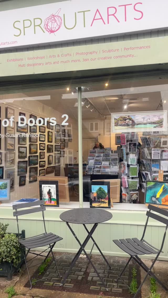 Last day for this beautiful show by Sue Rentoul. Framed paintings, prints, cards and a browser of £10 sketches. Don’t miss it!
#tooting #furzedown #balham