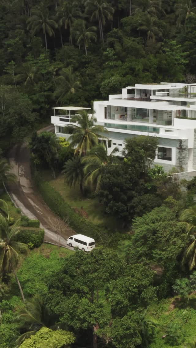 For those looking to perfect the art of doing nothing in 2026, a stay at #LimeSamui might just be your answer.
#travel2026 #luxuryvilla #kohsamui #thailand #thaivilla #luxury #kohsamuivilla #luxuryescapes #luxuryvillarentals #luxuryholidays #travelgram #wanderlust #islandlife