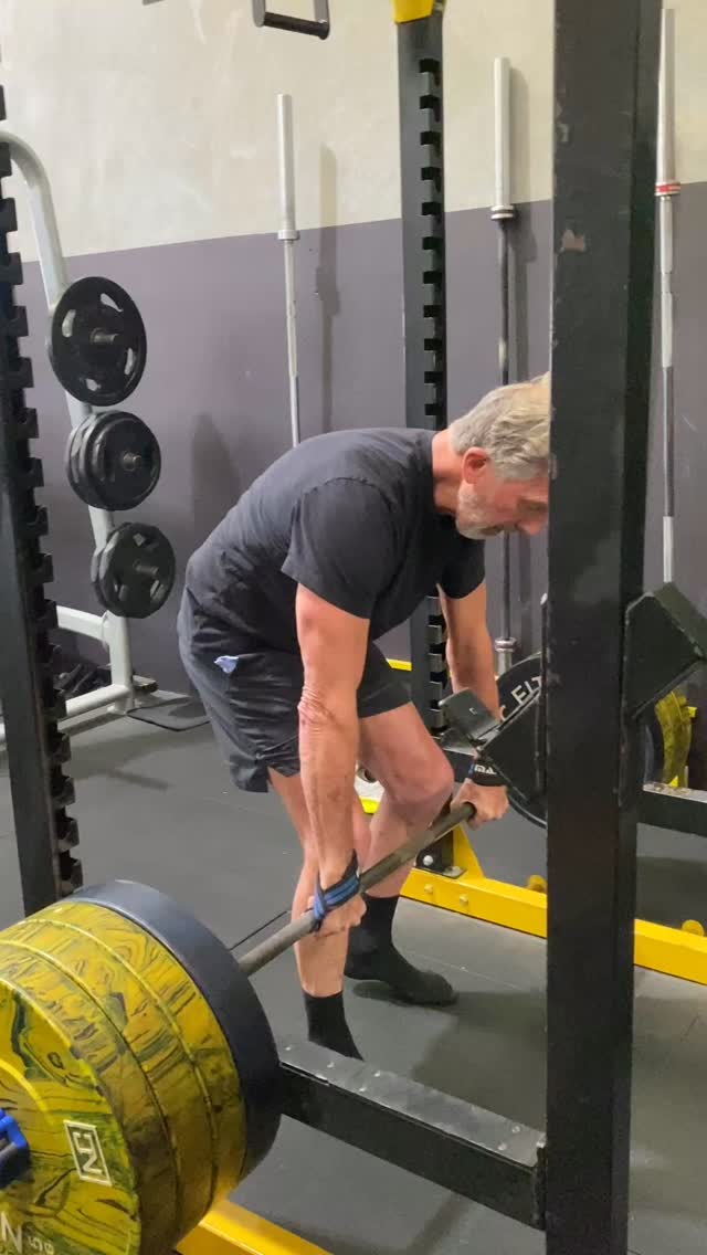 If this is how strong he is in his 70’s,
Imagine how strong is trusses are! 💪
Rack pulls 150kg for 5 reps
@bbtruss
#bringthekaos #dadstrength