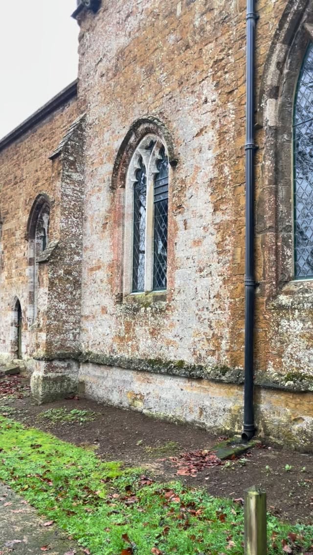Village churches, honey-coloured cottages, open fields and cosy pubs.
The perfect backdrop to any wedding, not just my site visit this morning. Come autumn, spring or summer, the English countryside delivers no matter what.
📍Barford St Michael, Oxfordshire
#oxfordshirewedding #marqueewedding #weddingplanneroxfordshire #weddingathome #villagechurch #countrysidelife #countrysidewedding
