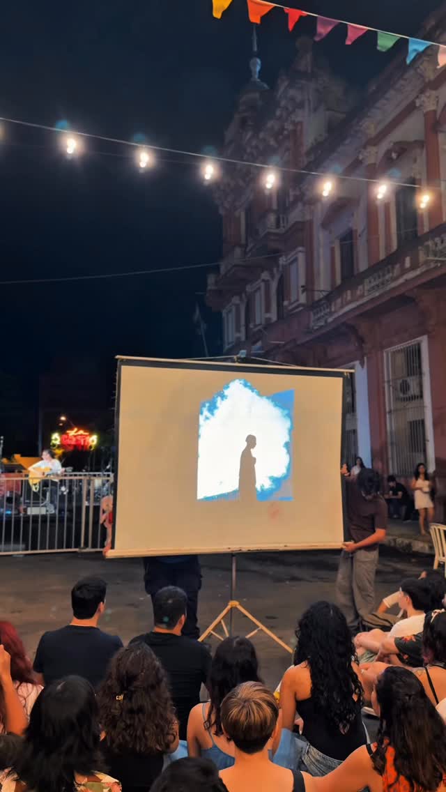 Anoche celebramos el cierre del 9º Festival EOS en el aniversario de La Chispa ✨🔥
Con la proyección del Taller de Ensayo Fotográfico 2025 📷
¡Gracias a todos por asistir y gracias a cada persona que fue parte del #FestivalEOS2025! 💥