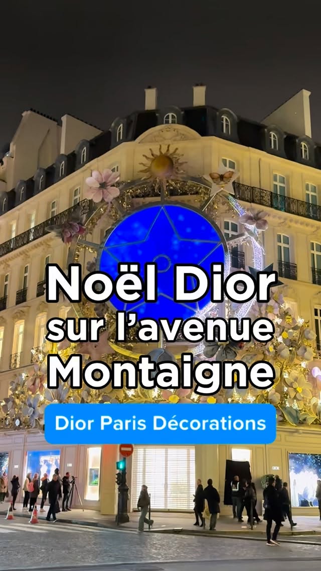 Ah ! L’Avenue Montaigne, c’est vraiment le spot incontournable pour vivre la magie de Noël à Paris.
A l’approche des fêtes, tout s’illumine. Se promener ici, c’est un peu comme entrer dans un film de Noël… mais avec la « paris touch ». Et parmi les adresses emblématiques, il y a bien sûr le 30 Avenue Montaigne, l’adresse mythique de la Maison Dior. Jusqu’au 4 janvier 2026, le bâtiment s’habille d’une installation lumineuse spectaculaire que l’on peut admirer dès la tombée de la nuit. Pour lancer officiellement les illuminations, Dior a d’ailleurs fait appel à l’actrice Camille Cottin, marraine de l’événement. Une immense roue de la fortune, haute de plusieurs dizaines de mètres habille de milles feux la façade. Elle met à l’honneur les symboles fétiches de Christian Dior : les fleurs, l’étoile, le trèfle ou encore les signes du zodiaque... Et ce n’est pas tout : jetez un coup d’oeil aux vitrines, pour y découvrir de petites scènes qui font référence à l’histoire de la maison et ses liens étroits avec la ville avec lumière. L’Avenue Montaigne vous offre le plus beau décor de Noël de la capitale.
——————
✨Dior
30 avenue Montaigne
Paris 8
#diorparis #maisondior #avenuemontaigne #hautecoutureparis #parisshopping #parischristmas #winterinparis #christmasinparis #holidaydecorations #parislanuit #parisnight #parislights #ruedeparis #parisstreets