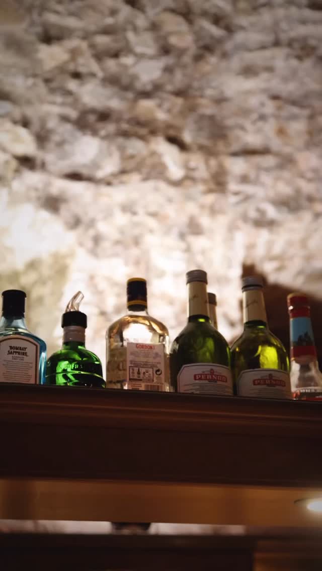 Hast du das gewusst 🧐🧐⬇️⬇️
Viele Cocktails schmecken besser im richtigen Glas, weil Form und Öffnung die Aromen steuern
#cocktails #eventgastronomie #catering