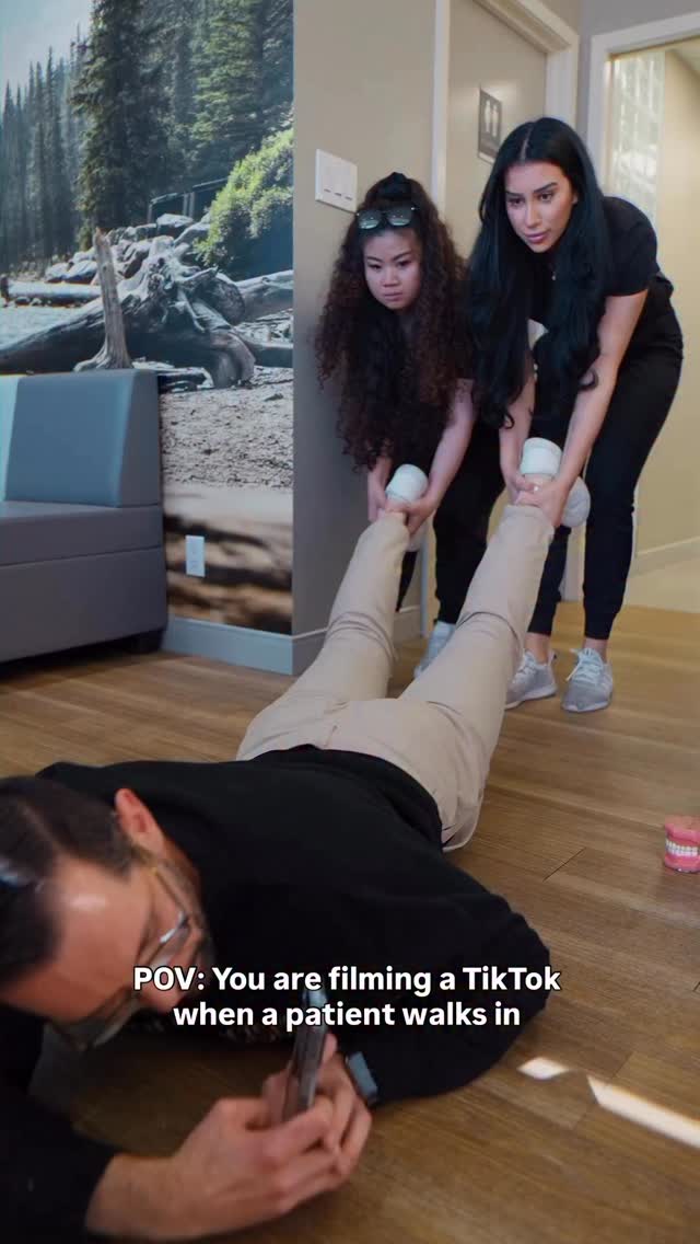 Filming reels: behind the scenes 😅😏
#dentist #yeg #yegdentist #dentalclinic #dentalhumor #dentaltok #dentallife #edmontondental #familydentist #healthysmile #edmontonhealth #dentalassistant #labubu