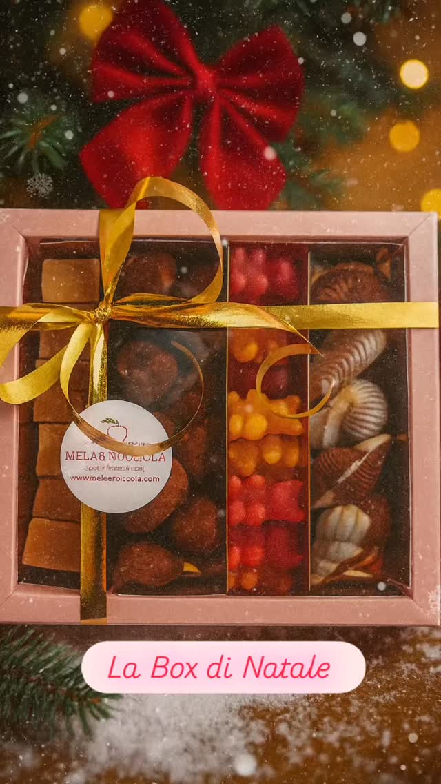 ✨ La Christmas Box è qui! ✨
Pensata per essere aperta insieme, in famiglia o con chi ami, oppure da regalare a qualcuno di speciale.
🍫 Truffes au chocolat con éclats di caramello
🐻 Orsettisana, da bere o da mangiare
🌊 Pralinati al cioccolato a forma di conchiglia
🍬 caramello Mou
Una selezione di prodotti diversi, da scoprire uno alla volta, creando un momento di condivisione e piccole sorprese. #melaenocciola #orsettisana #tisana #mangiabevi #marseille #muso.vauban #cioccolatodinatale #boxdinatale # regalodoloso