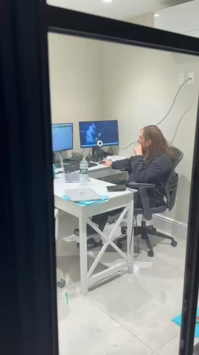 My first major collab! Thank you guys for being the beat cheerleaders and believing in me!!! Love you all Happy Chanukah! #kmr #cronuts #comedy #chanukah #donuts #sisters thesisyerschat