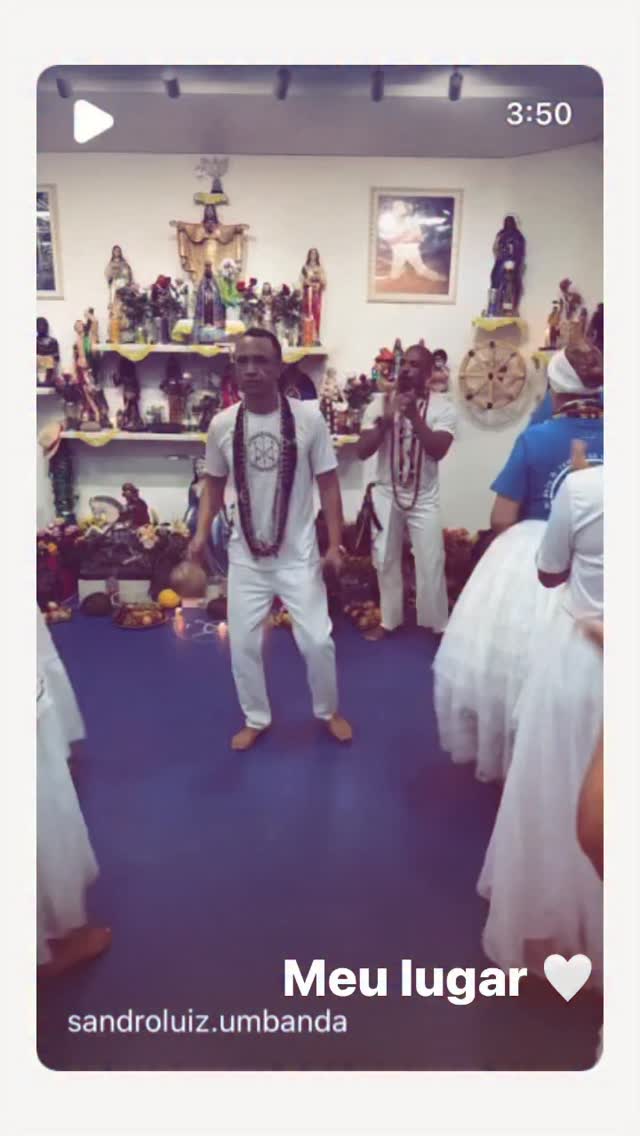 Sou tão grata!
Grata pela oportunidade de cantar e tocar para os Orixás… sentir todo o axé dos guias em terra.
Tanto aprendizado…
Tantas bençãos…
Viver a Umbanda, nessa casa q eu amo tanto é uma honra pra mim.
Tudo q tenho dentro de mim é amor e gratidão 🤍
E q eu possa espalhar de alguma forma pra esse mundão tbm
#umbanda #minhavida #fé #amor #orixas