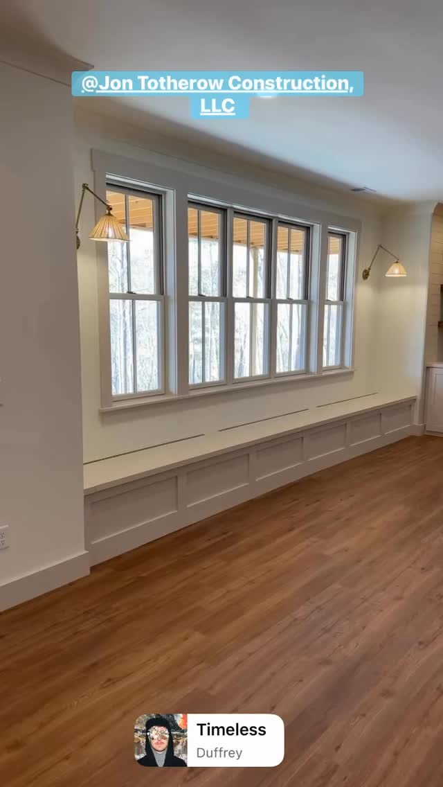 This basement living area is perfection. A window seat with additional storage makes the functionality of this space even better. 🤌 #jontotherowconstruction #customhome #customhomebuilder #livingroom #basement #basementliving #windowseat