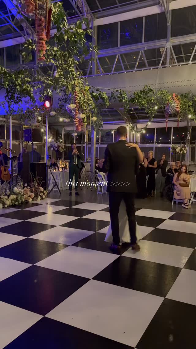 Taylor and Colton will always have a special place in my heart and watching their first dance (knowing they did weeks of dance classes) shook me to the core. I was literally bawling like a baby.
The room was full of love for these two and you could feel it during their vows, first kiss, dances, speeches, every part of their day.
Take me back š„¹š„¹š„¹
venue @greenhouse_no.7_ @zillihospitalitygroup
florist @remingtonsflowers
photo @thekeelcollective
content @morcontentco
dance floor @easybreezybashco
h/mu @piccolasalonandspa
band @thespicytieband
disco balls @relicsrentals
greenery @heavenlycr8