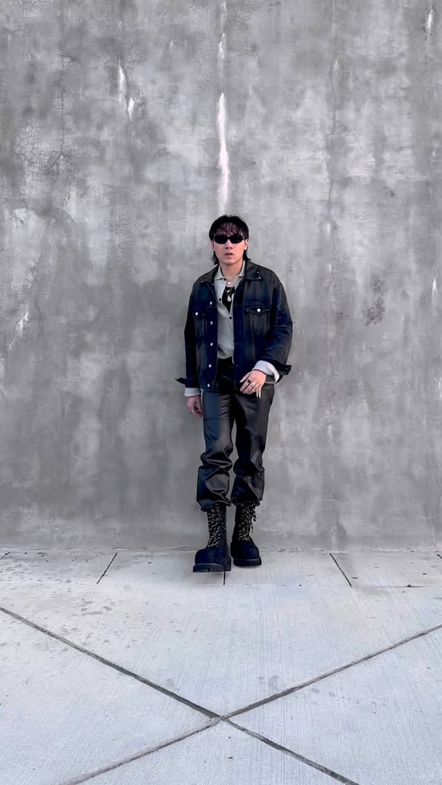 Like this look? Shop at www.highstreetporter.com
Search these keywords in the homepage
Sunglasses: Symbole
Jacket: Leather Collar Denim
Cardigan: Barkley
Belt: Gunslinger
Boots: Zipped Stomper
#acnestudio #therow #pradamen #balenciagaboots #chromeheartsbelt