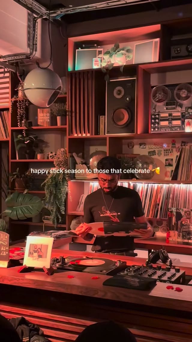 Noah-vember may be coming to an end up stick season is here folks 🍂
📍 Bring Your Own Vinyl hosted by Majoris Music
⏰ Cafe 1001, 7-11pm
#stickseason #noahkahan #oliviarodrigo #november #shoreditch