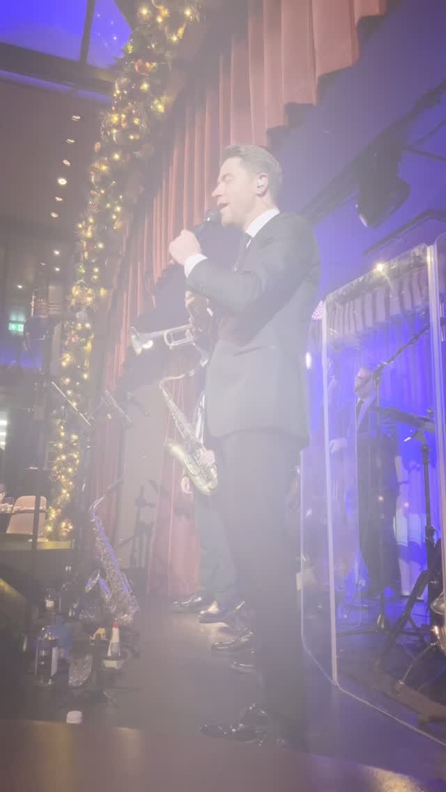 Another fabulous night at @quaglinos. We’re back with some festive cheer on December 4th. Featuring Matt Leaver on saxophone 🎷 #londonmusic #livemusic #jazzband #corporateentertainment #saxophone🎷