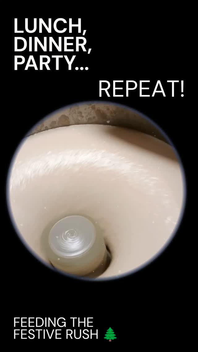 We are not only a restaurant or trailer 😉💪🏻,
From buffet lunch to dinner service, a kids’ party, and even a Christmas celebration - we’ve been spreading flavour everywhere!
Big smiles, full plates, and festive vibes all round. 🎄💛
If you’ve got an event coming up (big or small), we’re ready to cater for you 💪🏻♥️
Thank you for giving our chickpeas a chance!
#TheCheekyPea #CateringOnTheMove #BuffetCatering #EventCatering #KidsParty