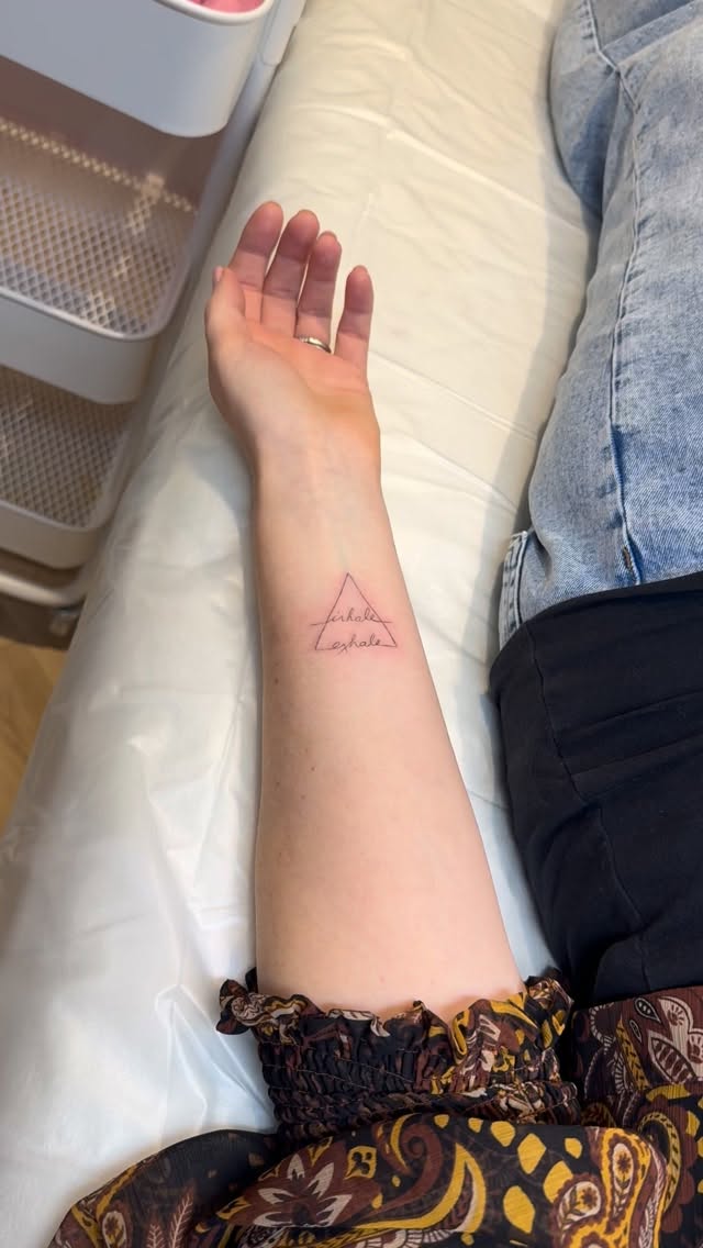 Loved doing this special one from today! Mental health is so important and you will always have a safe space at my clinic ALWAYS!!
#mentalhealthmatters #huntly #aberdeenshire #aberdeen #skinclinic #banff #insch #aestheticpractitioner #finelinetattoo #finelinetattooartist #mentalhealthtattoo