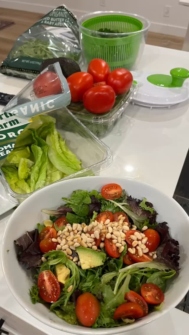 Steak and salad for dinner tonight. A glass of wine. A great meal after #strenghttraining #yoga and #tennis today all before the rain. Oh yeah, just got into #thediplomatnetflix. Thank you @parissellsla for the great meal!