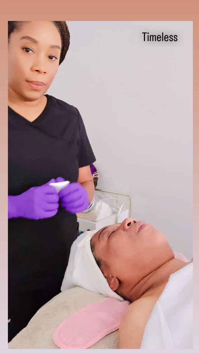 The Power of Touch
#value #selfcaresunday
#dontknockittilyoutryit
#touchtherapy
#facialtreatments
#skincaretherapy
#gwinettcountyesthetician
#privatespa
#bookonline