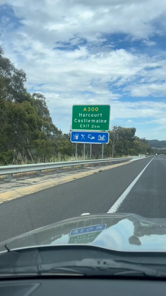 Behind the scenes!🍎
Picking up local apples to go into our freshly made juices!🍋🫚
Come and visit us this weekend!
Saturday:
@farmersmarketcarlton
@farmersmarketcoburg
@geelongcitymarket
@palmbeachfarmersmarket
Sunday:
@farmersmarketalphington
@elthamfarmersmarket
@flemington_farmers_market