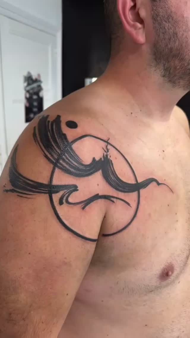 Conceptualisation / tattoo graphique qui n’a de sens que pour celui qui le porte :) #tattoo #laval #mayenne #tatouage #alinedelollipop #lavaltattoo