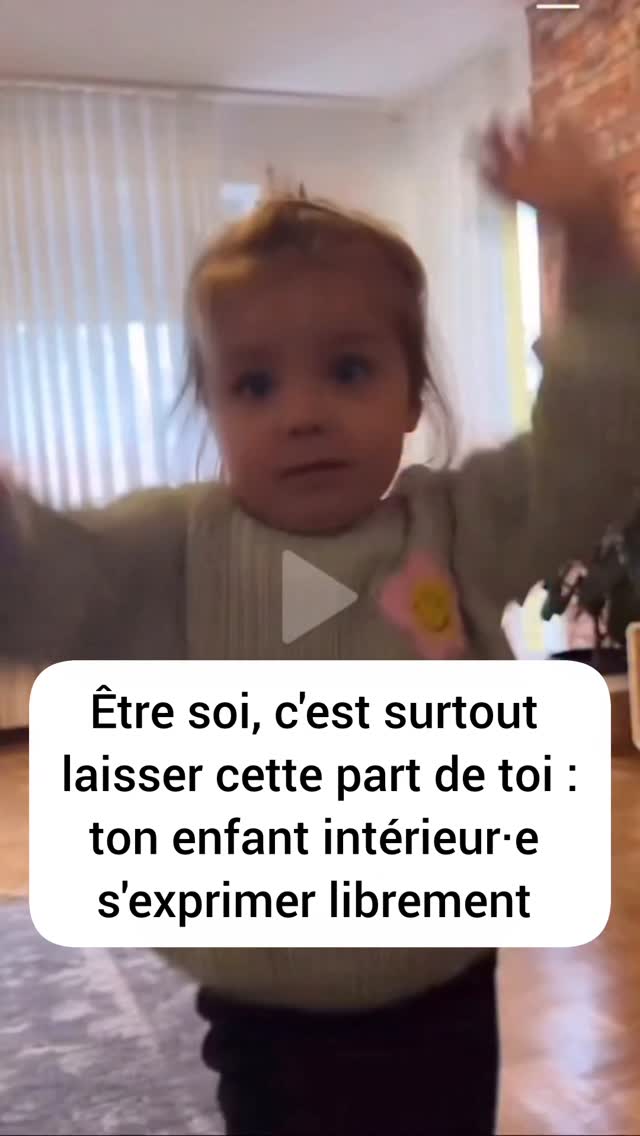🌟 L'énergie de votre enfant intérieur·e c'est la joie pure, la spontanéité, l'authenticité, cette force intérieure qui pousse à être soi pleinement 🤩
Quand on laisse cette part de nous s'exprimer c'est tellement porteur, épanouissant, réjouissant et allégresse pure. On ne tamise plus sa lumière par rapport aux regards des autres ou aux attentes extérieures.
❤ Votre enfant intérieur c’est cette mémoire en vous qui ne mourra jamais. Elle porte votre essence, votre énergie personnelle, votre potentiel unique, vos talents... Et également elle a enregistré tout ce qui s'est passé durant votre enfance (blessures, traumas, expériences douloureuses, souffrance passée...).
Si cette mémoire en vous est blessée, il vous sera difficile de vous faire confiance, d'oser être vous-même, de dépasser certaines peurs ou blessures. Vous pouvez même avoir cette impression d'entretenir des schémas répétitifs. De rejouer le même type de relation avec des personnes différentes, d'alimenter les mêmes habitudes, comportements ou réactions, de rester bloquer dans des routines, de subir vos émotions (bloquées ou débordantes) etc.
Votre enfant intérieur·e c'est votre joyau intérieur. Mais si ce joyau a été encrassé par le passé, il ne pourra pas rayonner comme vous le souhaitez.
Cette part là de vous n'a qu'un seul besoin, celui d'être Vue, reconnue, acceptée et aimée. Tout simplement. Vous faire accompagner, vous aidera à dépoussiérer votre joyau intérieur, à apaiser un passé douloureux, à vous retrouver sincèrement et à apporter tout l'amour dont votre enfant a besoin. Et je peux vous y aider !
👉 Du 08 au 10 décembre je vous offre une immersion en ligne offerte "Guérison et Manifestation". Et ce, pour comprendre le fonctionnement de votre inconscient, rencontrer la part de vous qui manifeste tout dans votre vie, et débloquer votre pouvoir de manifestation.
Lien d’inscription en bio.
À très vite !
Laura ❤
#inconscient #schemasrepetitifs #enfantinterieur #hypnose #guerir #amour #guerison #liberationemotionnelle #confianceensoi #paixintérieure #mindsetpositif #estimedesoi #emotions #sereparer #potentiel #oser #etresoi